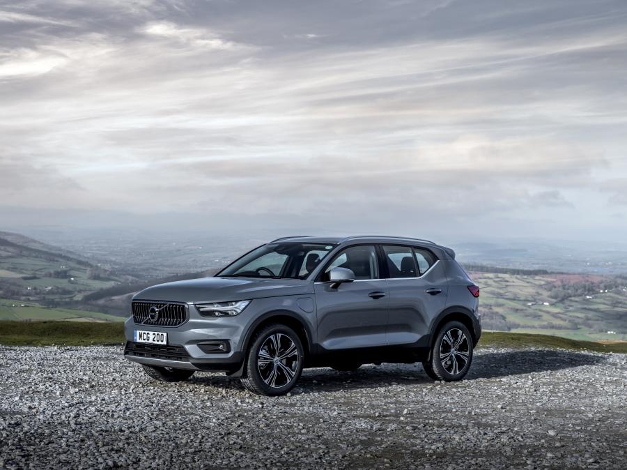  Volvo XC40 T5 Plug-in Hybrid Inscription 2002 года  (UK) (фото 40 из 40)